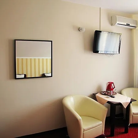 Goscinne Anna Airport Modlin Quarto em Acomodações Particulares