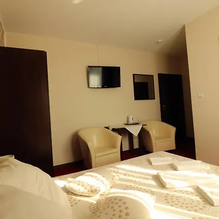 Quarto em Acomodações Particulares Goscinne Anna Airport Modlin *