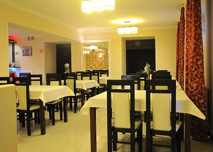 Goscinne Anna Airport Modlin Homestay *